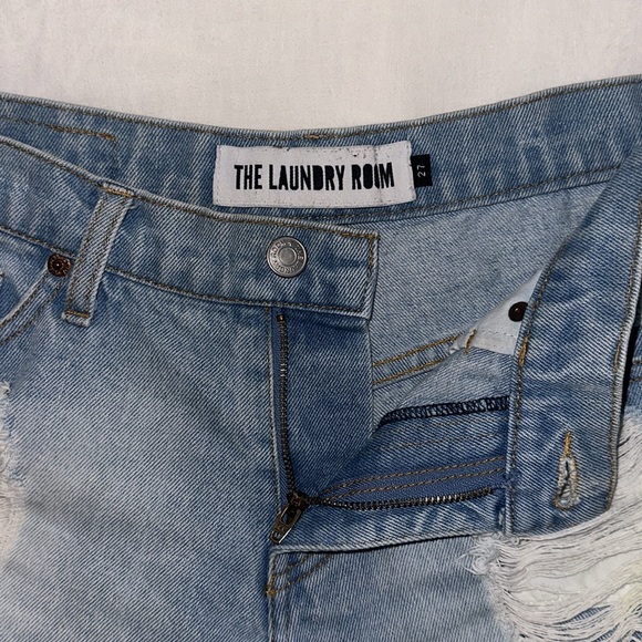 THE LAUNDRY ROOM JEAN SHORTS - Picture 3 of 3